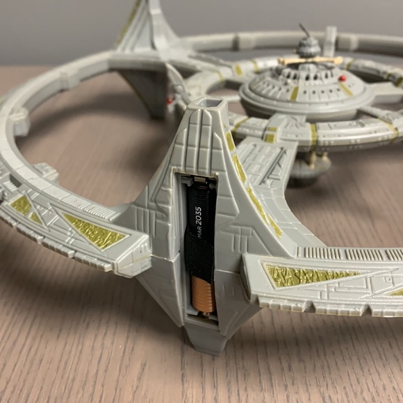 STAR TREK DEEP SPACE NINE DS9 SPACE STATION INCOMPLETE WORKS - Picture 6 of 6